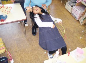 食後の歯みがき2(仕上げは先生がチェックします)